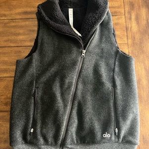 Alo Yoga Sherpa Lined Vest